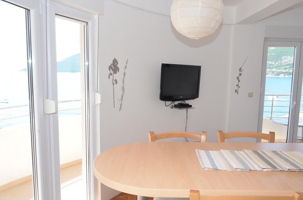 Apartments Bellevue - Otasevic Herceg Novi Zimmer foto