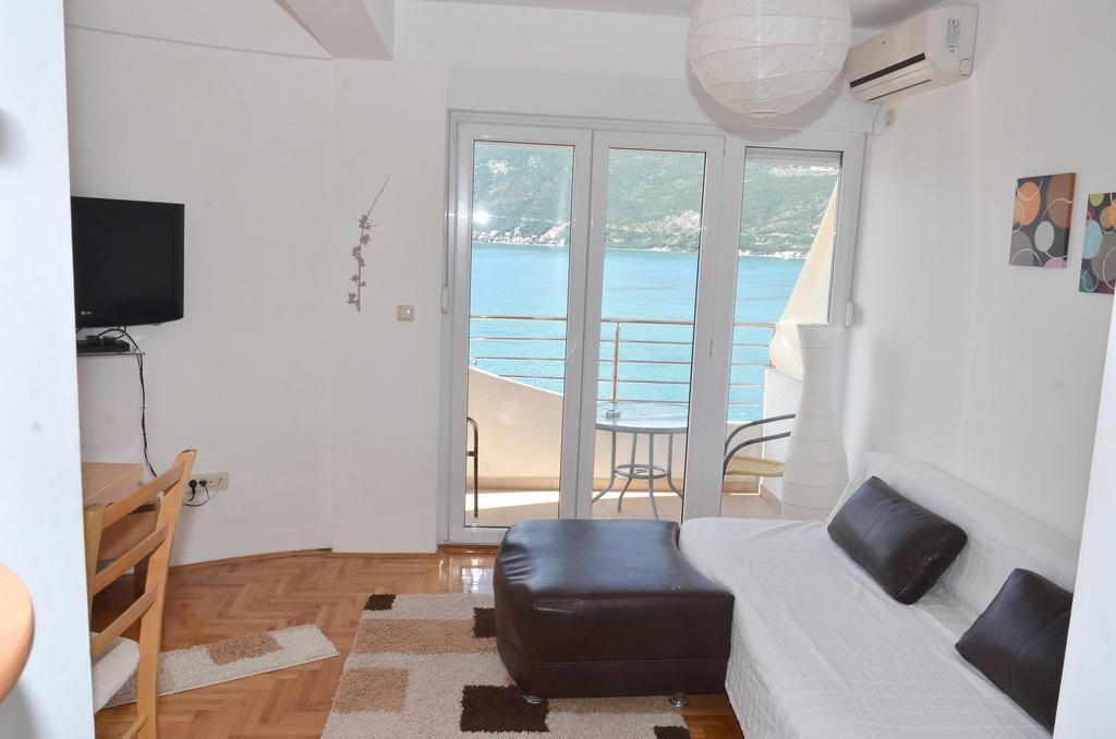 Apartments Bellevue - Otasevic Herceg Novi Zimmer foto